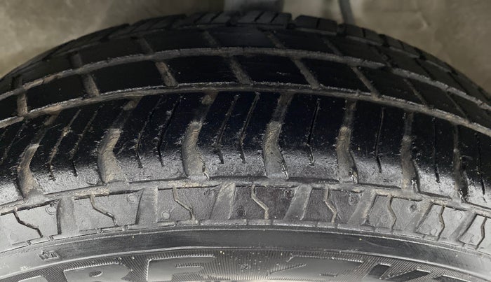 2017 Maruti Alto 800 LXI, Petrol, Manual, 29,145 km, Left Front Tyre Tread