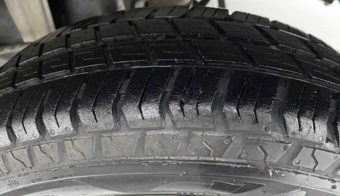 2017 Maruti Alto 800 LXI, Petrol, Manual, 29,145 km, Left Rear Tyre Tread