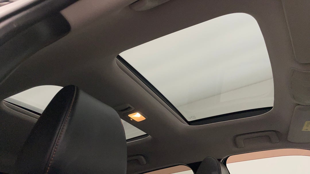 Interior Sunroof/Moonroof