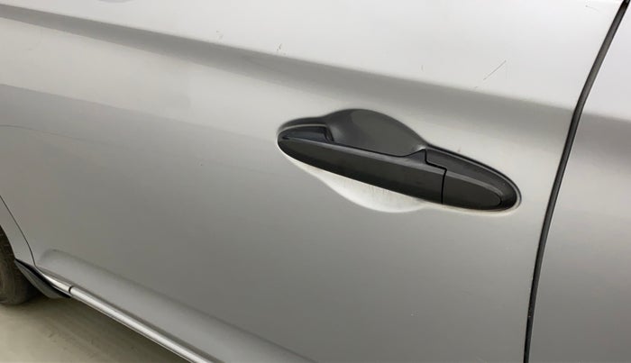 2019 Honda Amaze 1.5L I-DTEC E, Diesel, Manual, 43,683 km, Front passenger door - Minor scratches