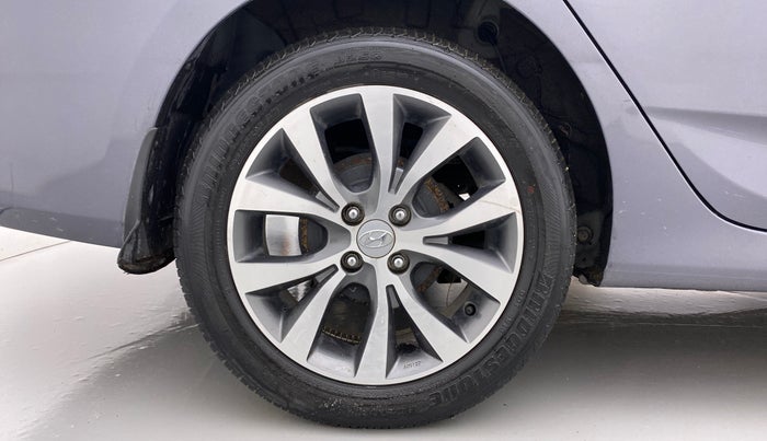 2017 Hyundai Verna 1.6 VTVT SX, Petrol, Manual, 30,817 km, Right Rear Wheel