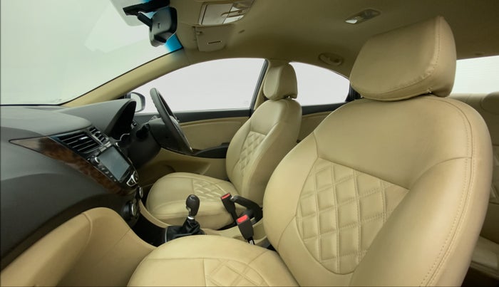 2017 Hyundai Verna 1.6 VTVT SX, Petrol, Manual, 30,817 km, Right Side Front Door Cabin