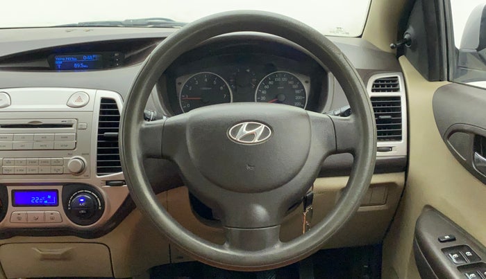 2011 Hyundai i20 MAGNA (O) 1.2, Petrol, Manual, 32,646 km, Steering Wheel Close Up