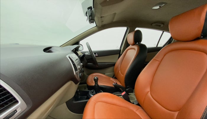 2011 Hyundai i20 MAGNA (O) 1.2, Petrol, Manual, 32,646 km, Right Side Front Door Cabin