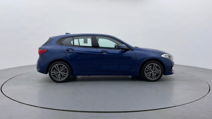 BMW 1 SERIES-Right Side View
