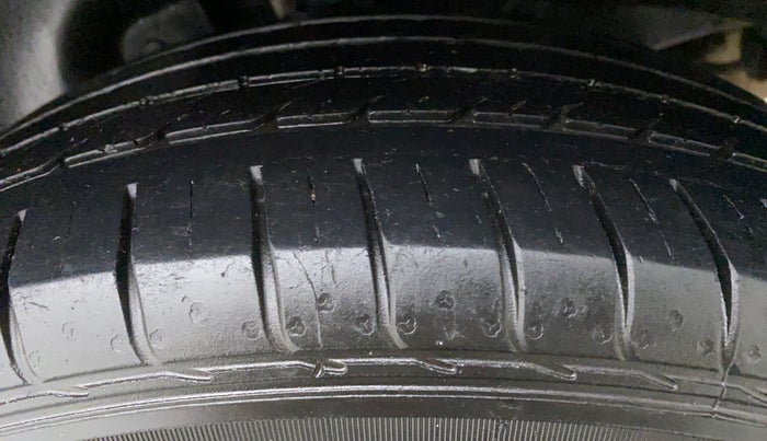 2016 Hyundai Creta 1.6 BASE, Petrol, Manual, 56,501 km, Right Rear Tyre Tread