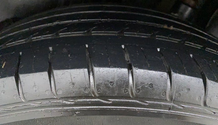 2016 Hyundai Creta 1.6 BASE, Petrol, Manual, 56,501 km, Left Front Tyre Tread