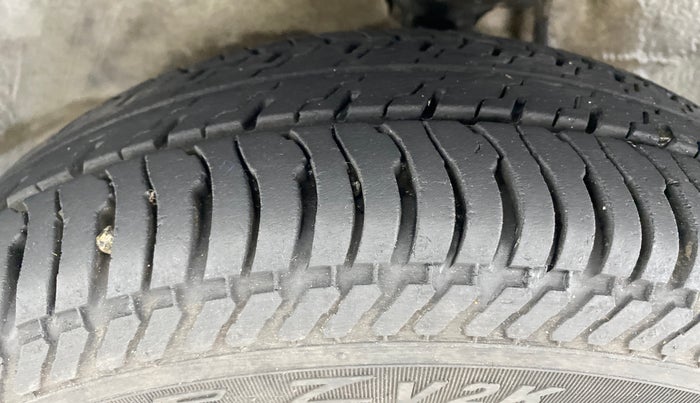 2017 Maruti Alto K10 VXI P, Petrol, Manual, 38,385 km, Left Front Tyre Tread