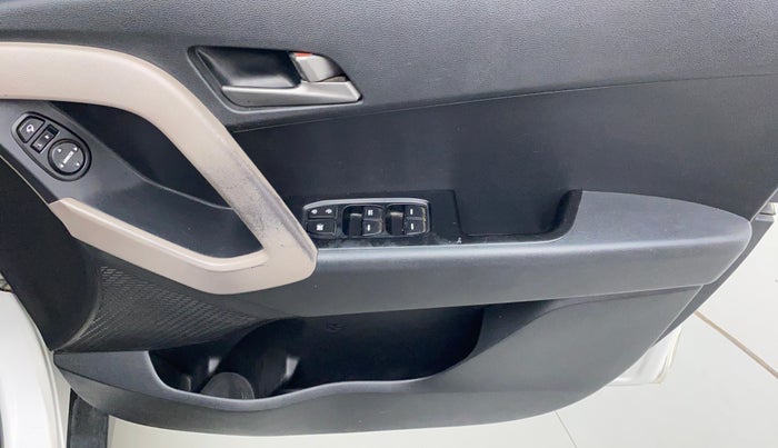 2017 Hyundai Creta 1.6 SX CRDI, Diesel, Manual, 1,23,087 km, Driver Side Door Panels Controls