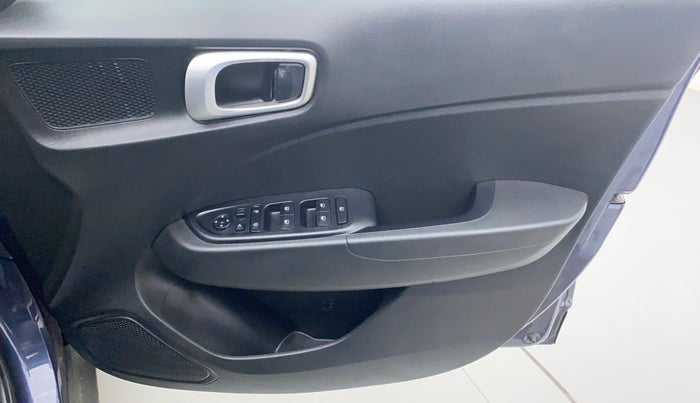 2020 Hyundai VENUE S Plus MT 1.2 Kappa, Petrol, Manual, 1,343 km, Driver Side Door Panels Controls