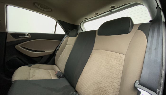 2016 Hyundai Elite i20 Sportz 1.2 VTVT MT, Petrol, Manual, 37,329 km, Right Side Rear Door Cabin