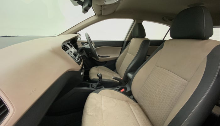 2016 Hyundai Elite i20 Sportz 1.2 VTVT MT, Petrol, Manual, 37,329 km, Right Side Front Door Cabin