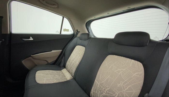 2016 Hyundai Grand i10 SPORTZ 1.2 KAPPA VTVT, Petrol, Manual, 54,008 km, Right Side Rear Door Cabin