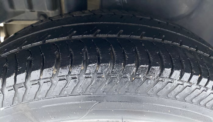 2017 Maruti Swift Dzire VDI BS IV, Diesel, Manual, 53,289 km, Right Rear Tyre Tread
