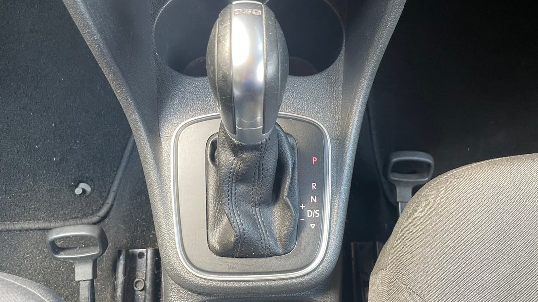 2017 Volkswagen Polo Urban (66tsi), Automatic, 104429 km, Gear Lever 