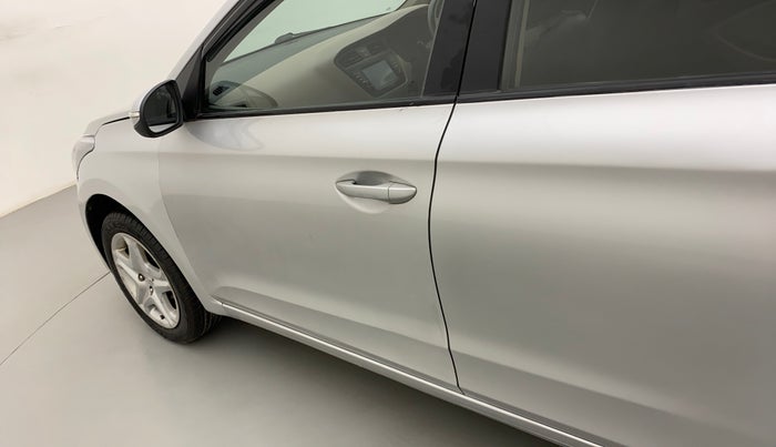 2017 Hyundai Elite i20 ASTA 1.2, Petrol, Manual, 97,021 km, Front passenger door - Paint has faded