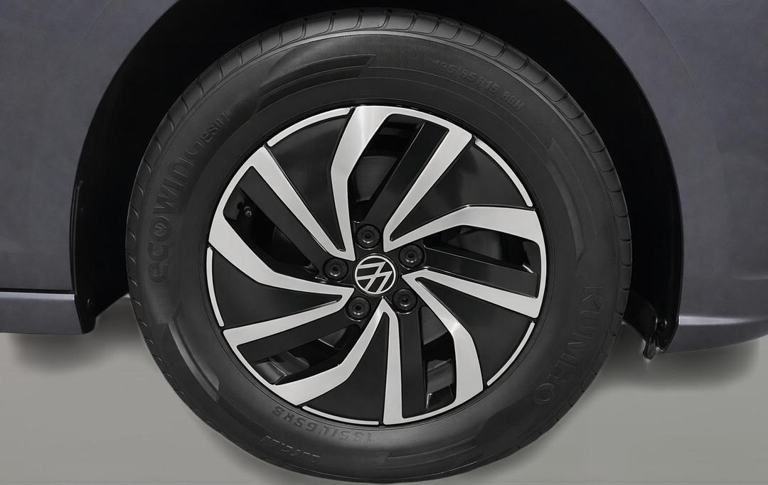 2024 Volkswagen Polo Life, Automatic, 28330 km, Right Front Wheel