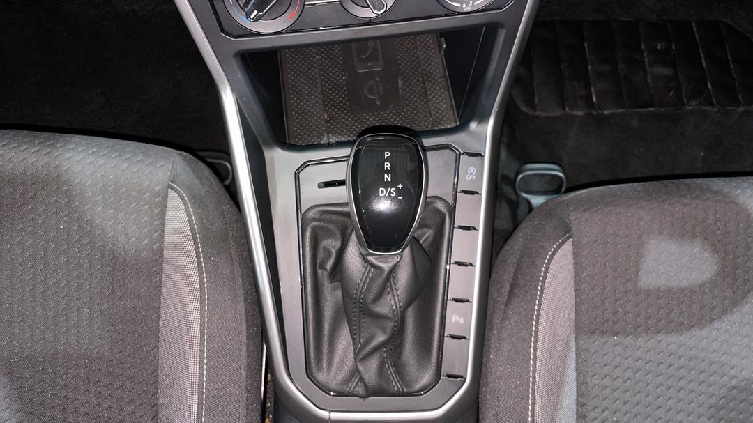 2024 Volkswagen Polo Life, Automatic, 28330 km, Gear Lever 
