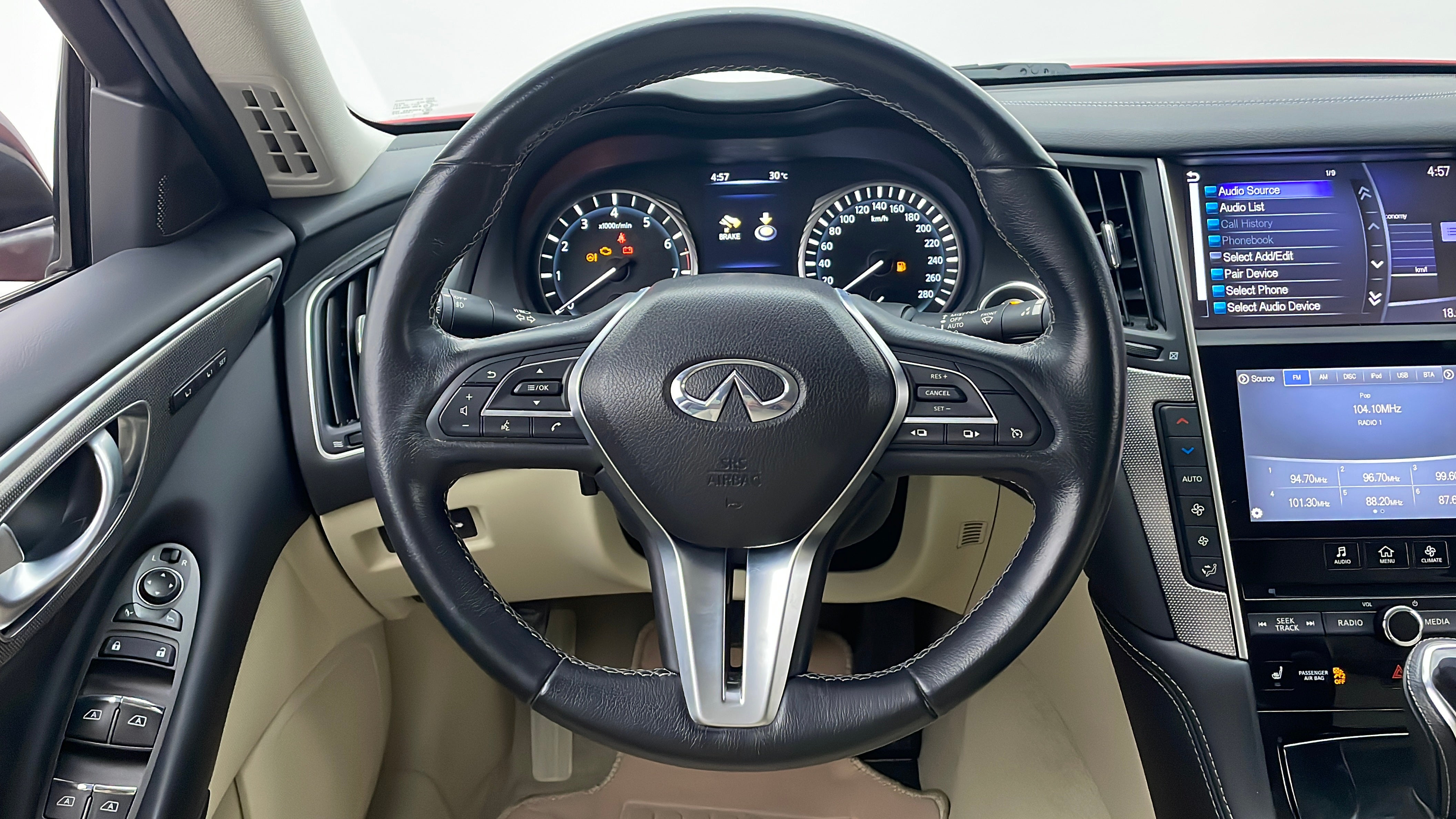 Infiniti Q50-Steering Wheel Close-up