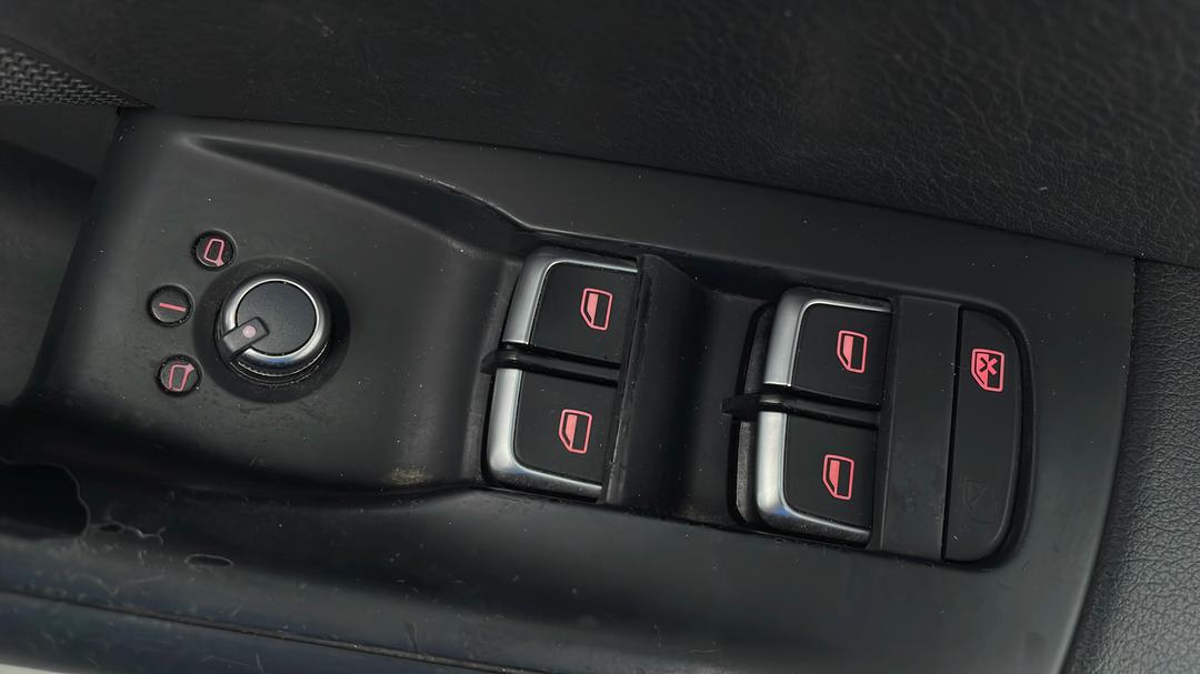 2014 Audi Q3 2.0 Tdi Quattro (103kw), Automatic, 105437 km, Drivers Side Door Panel Controls