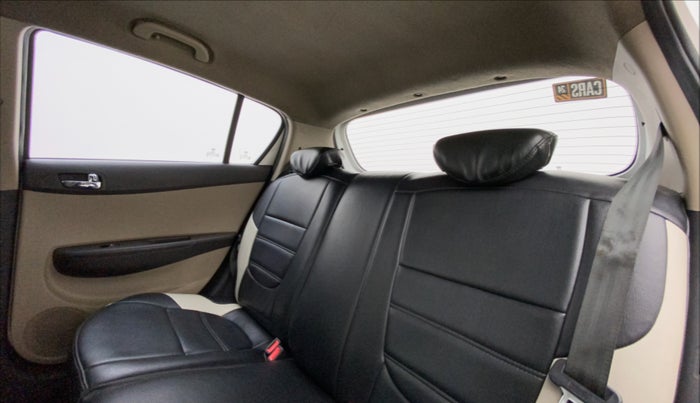 2012 Hyundai i20 SPORTZ 1.4 CRDI, Diesel, Manual, 94,940 km, Right Side Rear Door Cabin