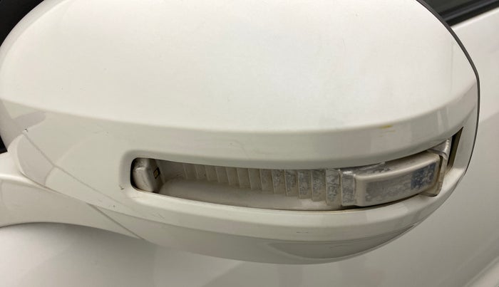 2014 Maruti Swift VXI D, Petrol, Manual, 57,946 km, Left rear-view mirror - Indicator light has minor damage