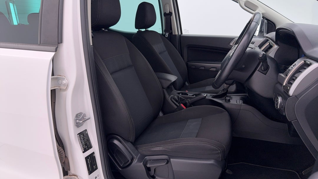 2021 Ford Ranger Xlt 3.2 (4x4), Automatic, 73417 km, Right Side Front Door Cabin View