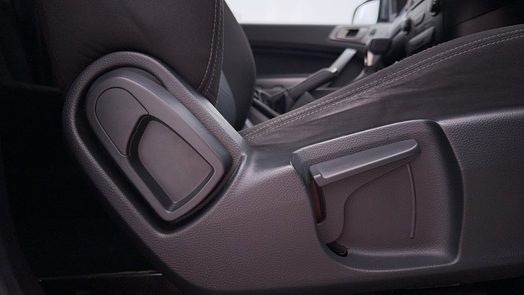 2021 Ford Ranger Xlt 3.2 (4x4), Automatic, 73417 km, Drivers Side Adjustment Panel