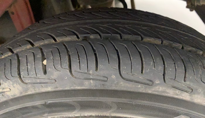 2014 Maruti Alto 800 LXI, Petrol, Manual, 51,833 km, Left Rear Tyre Tread