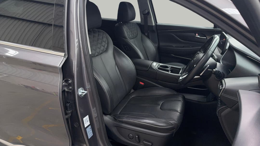 2022 Hyundai Santa Fe Elite Hev (7 Seat), Automatic, 104285 km, Right Side Front Door Cabin View