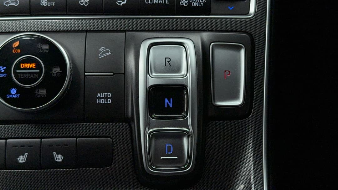 2022 Hyundai Santa Fe Elite Hev (7 Seat), Automatic, 104285 km, Gear Lever 