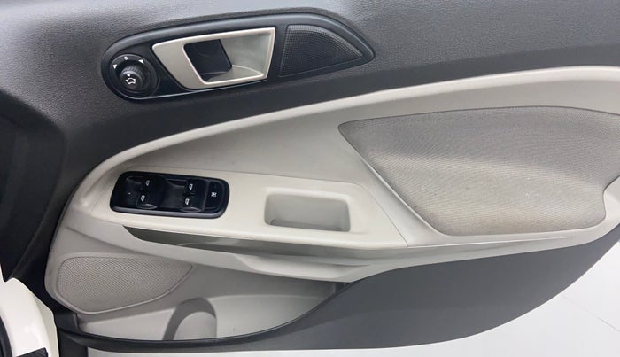 2017 Ford Ecosport 1.5 TITANIUM TI VCT, Petrol, Manual, 37,025 km, Driver Side Door Panel Controls