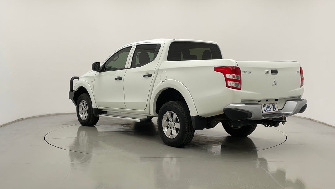 Left Back Diagonal (45- Degree) View