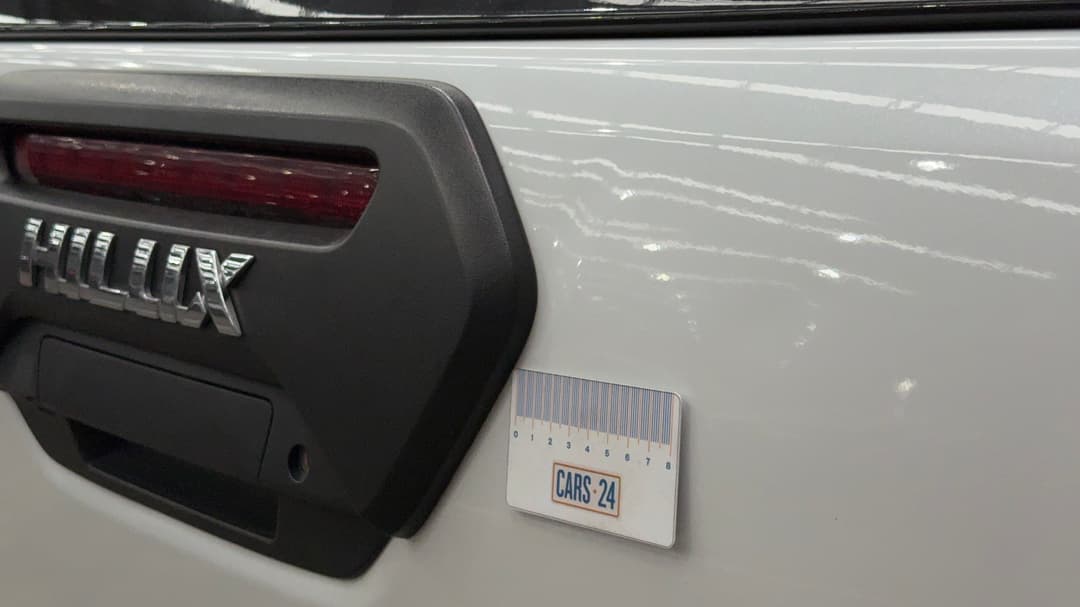 2023 Toyota Hilux Rogue (4x4), Automatic, 36608 km, Boot / Tailgate Tailgate Dent