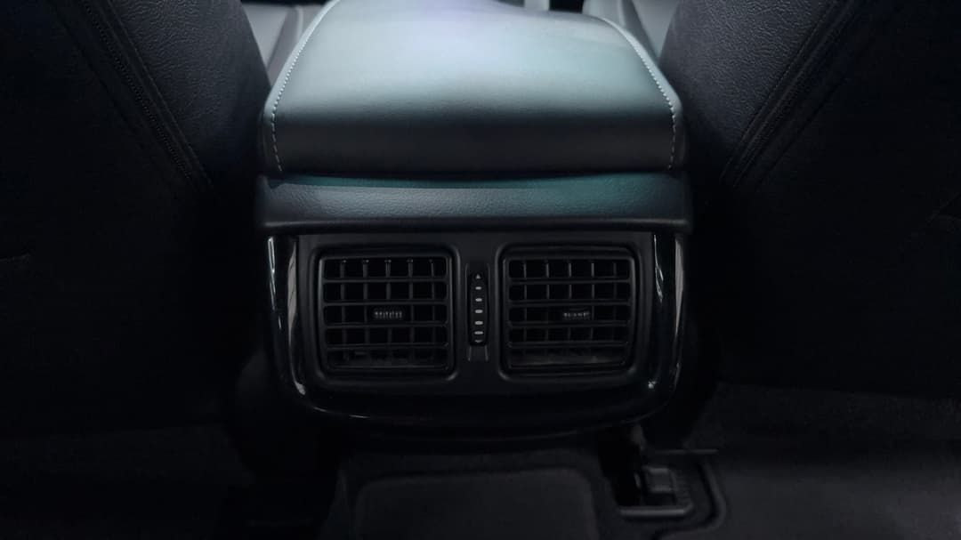 2023 Toyota Hilux Rogue (4x4), Automatic, 36608 km, Rear A/C Vent