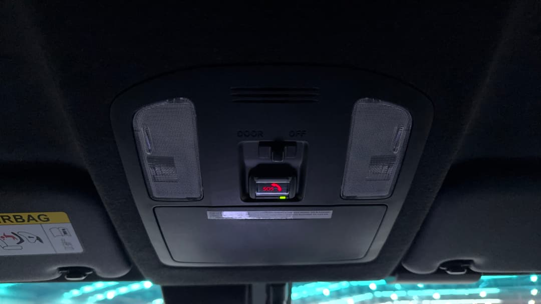 2023 Toyota Hilux Rogue (4x4), Automatic, 36608 km, On-Roof Controls/Sunglass holder