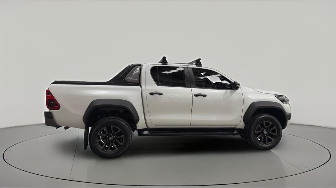 2023 Toyota Hilux Rogue (4x4), Automatic, 36608 km, Right Side View