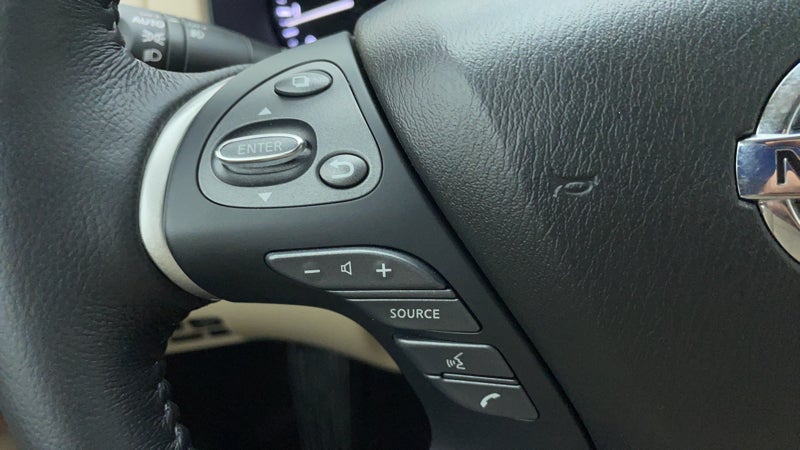 Nissan Pathfinder-Drivers Control