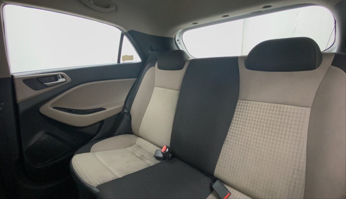 2018 Hyundai Elite i20 Magna Executive 1.2, Petrol, Manual, 22,897 km, Right Side Door Cabin View