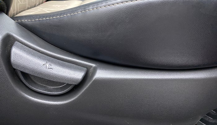 2019 Hyundai Grand i10 1.2 KAPPA SPORTZ (O), Petrol, Manual, 12,608 km, Driver Side Adjustment Panel