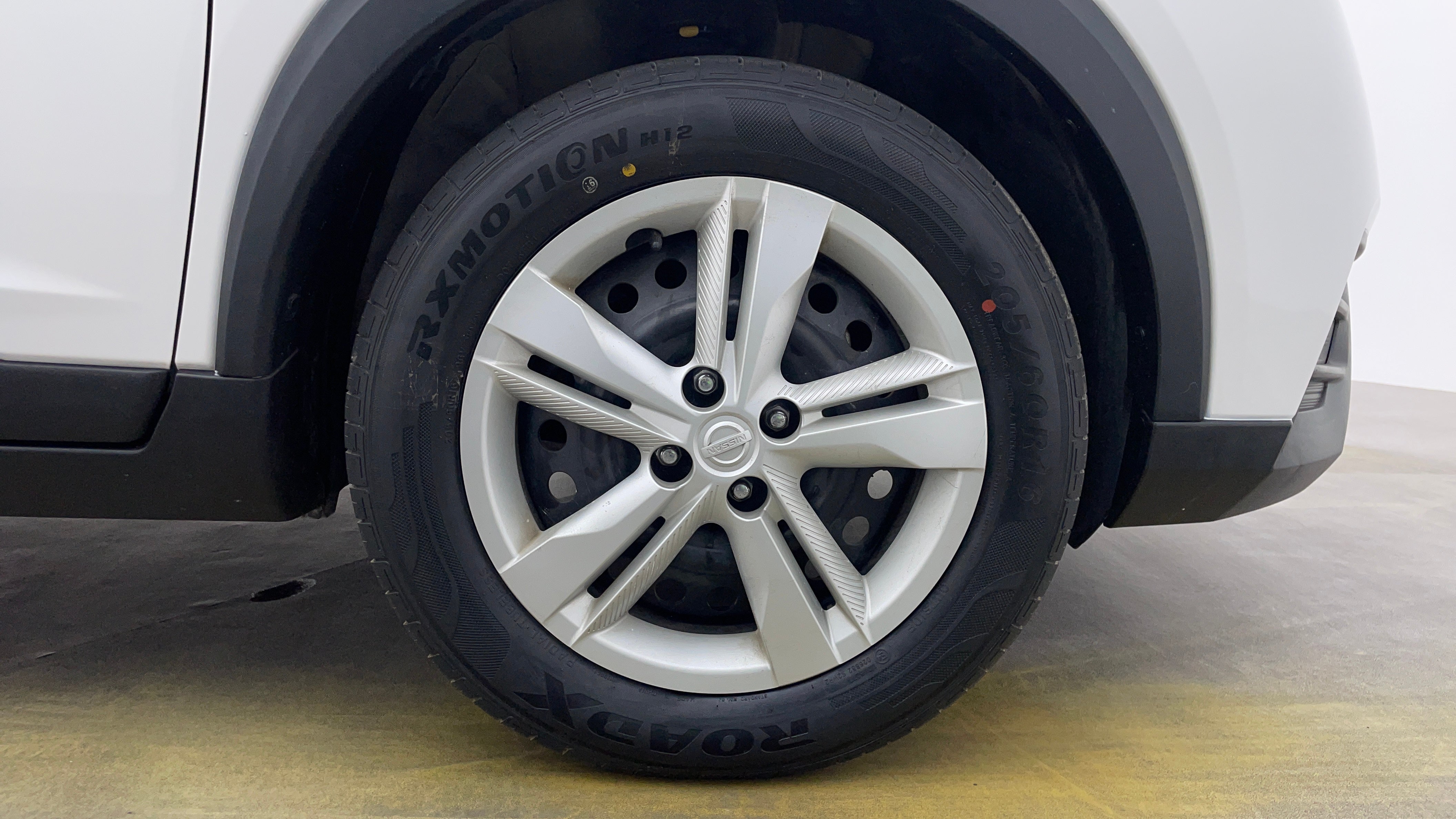 Nissan Kicks-Right Front Tyre