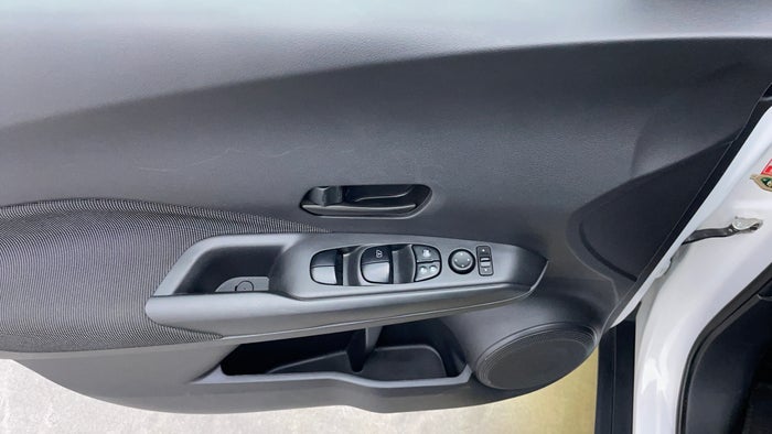 Nissan Kicks-Driver Side Door Panels Controls