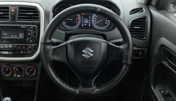 2016 Maruti Vitara Brezza VDI, Diesel, Manual, 62,392 km, Steering Wheel Close Up