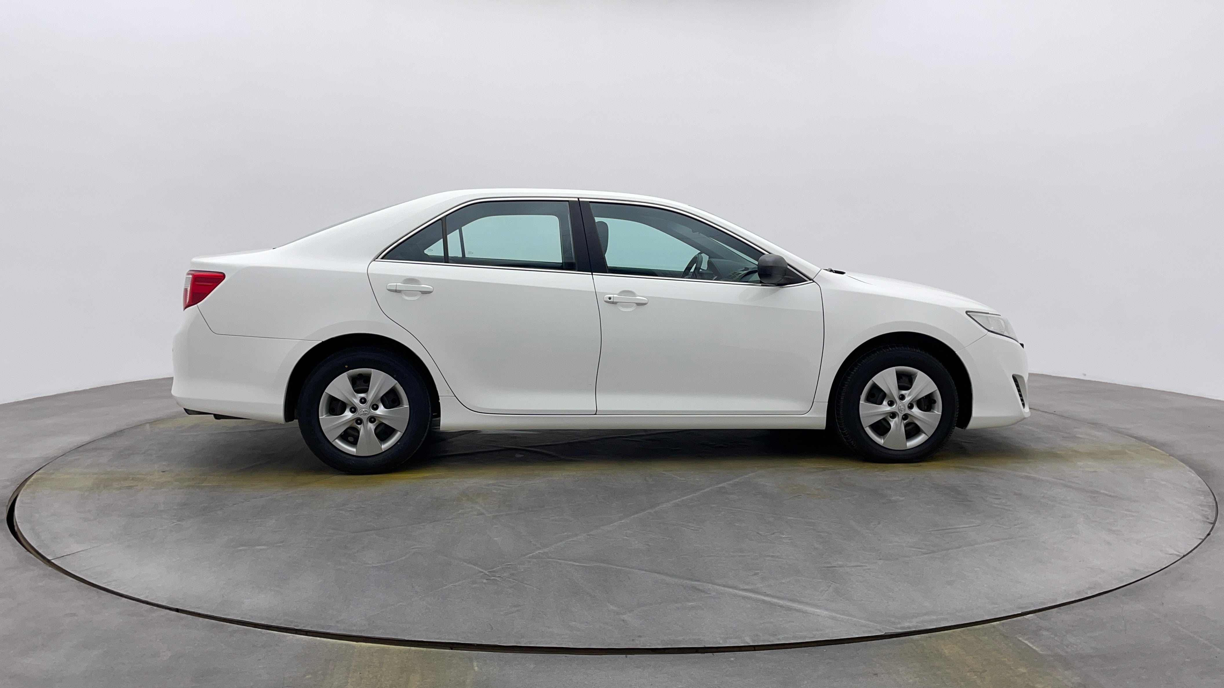 Toyota Camry-Right Side View