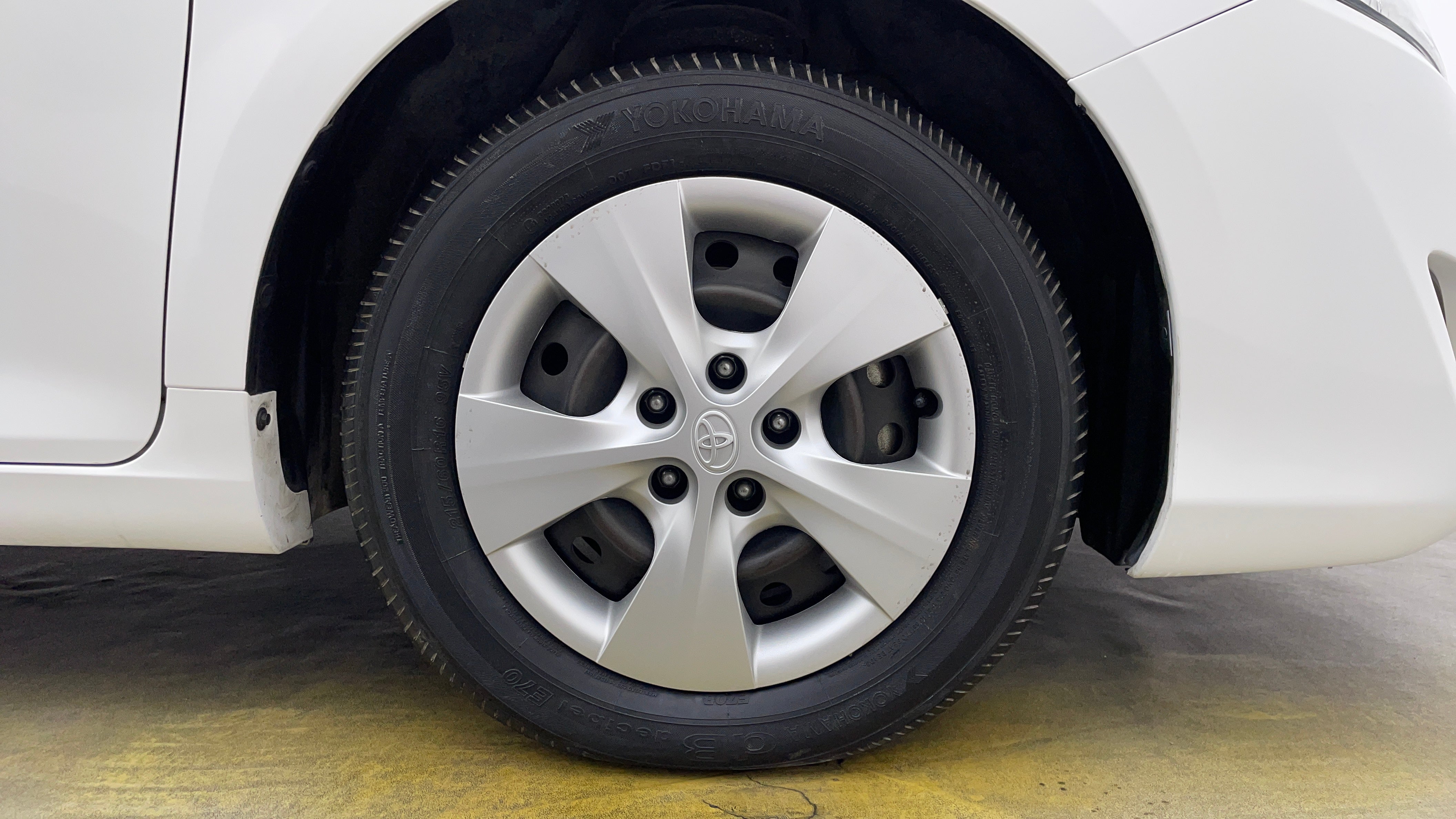 Toyota Camry-Right Front Tyre