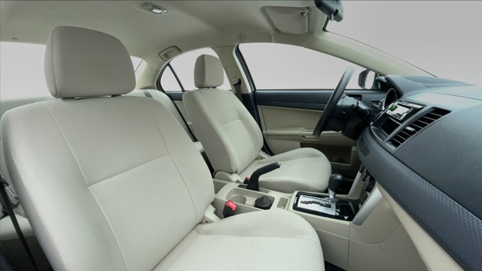 Mitsubishi Lancer-Right Side Front Door Cabin View