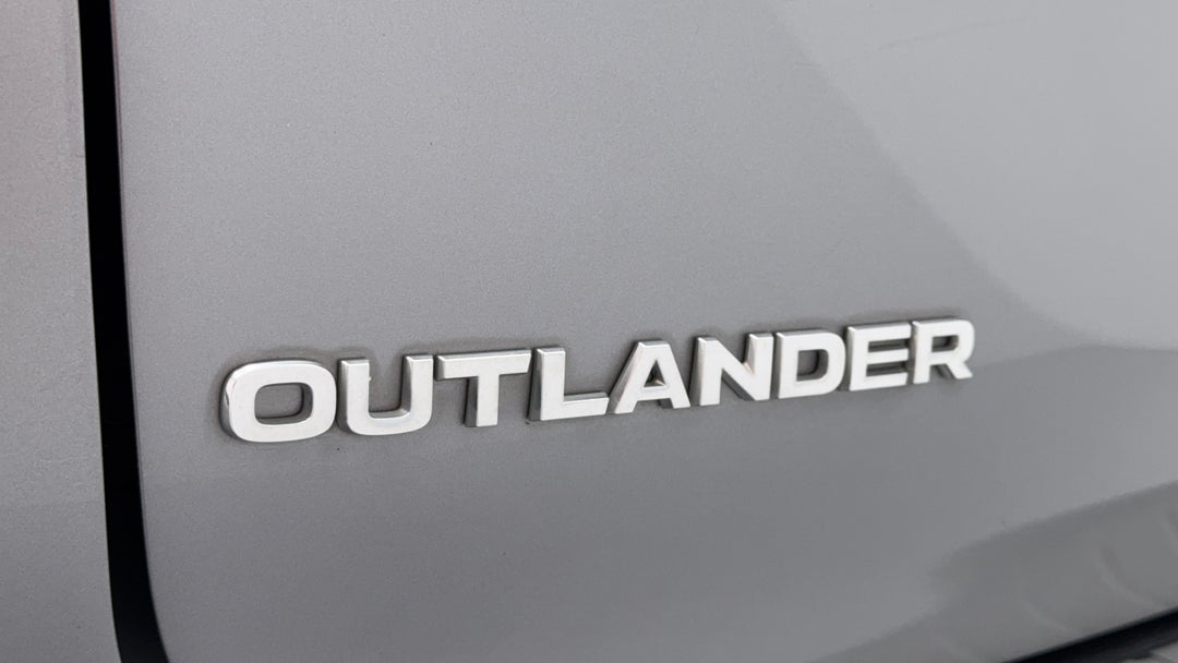 2022 Mitsubishi Outlander Ls 7 Seat (2wd), Automatic, 41009 km, Badge (Boot Left Side)