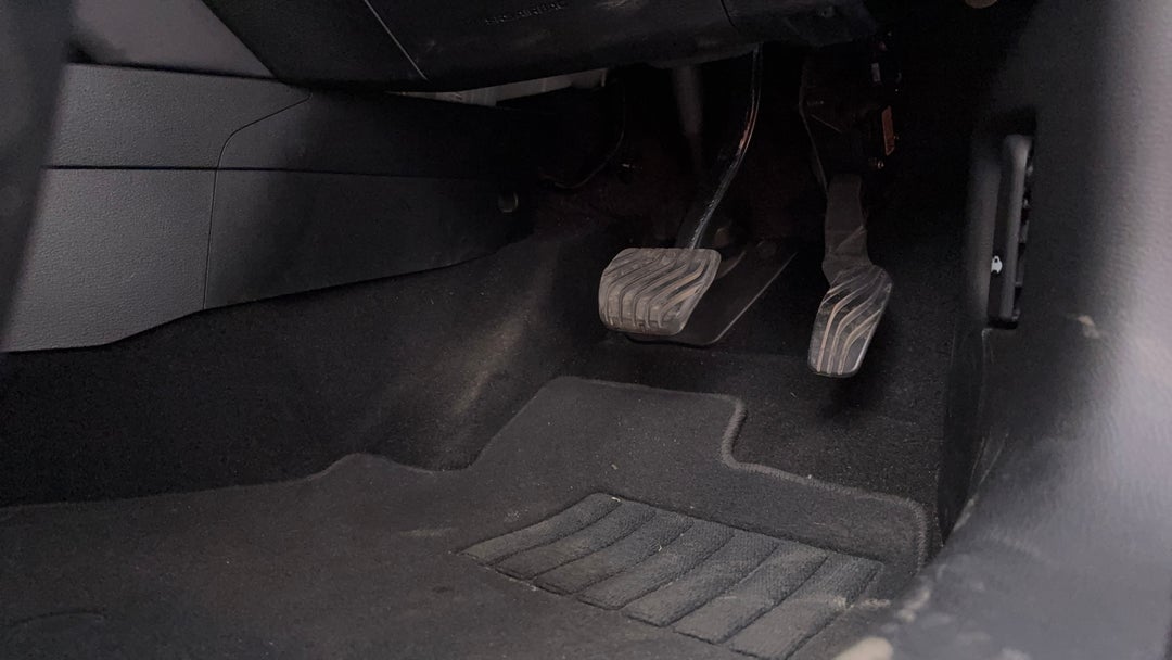 2022 Mitsubishi Outlander Ls 7 Seat (2wd), Automatic, 41009 km, Pedals and Footmat