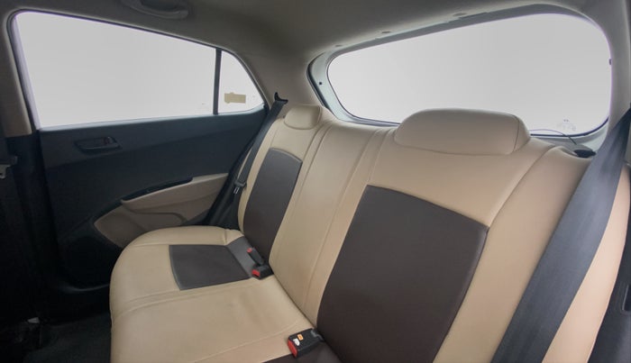 2016 Hyundai Grand i10 MAGNA 1.2 KAPPA VTVT, Petrol, Manual, 7,894 km, Right Side Door Cabin View