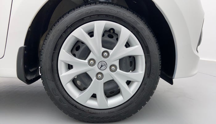 2016 Hyundai Grand i10 MAGNA 1.2 KAPPA VTVT, Petrol, Manual, 7,894 km, Right Front Tyre